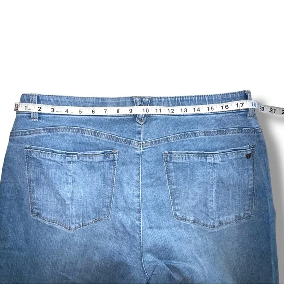 WIT & WISDOM 'Ab'Solution High Waist Girlfriend Jeans - LIGHT BLUE ARTISANAL 16 - Picture 8 of 12